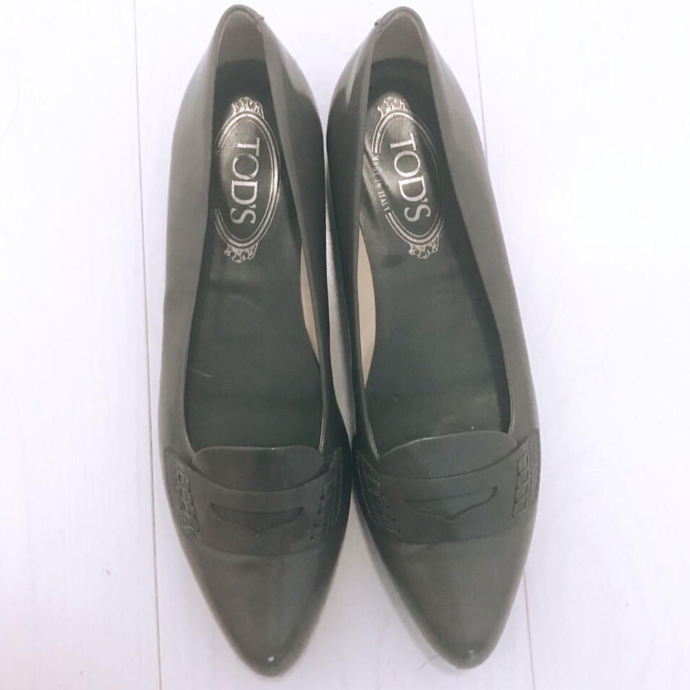 NWOT Tod’s olive green penny loafers driving shoes